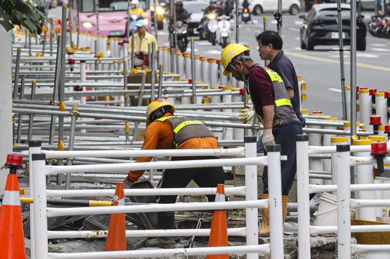去年上班族經常性薪資4萬7884元　7成人不到此數