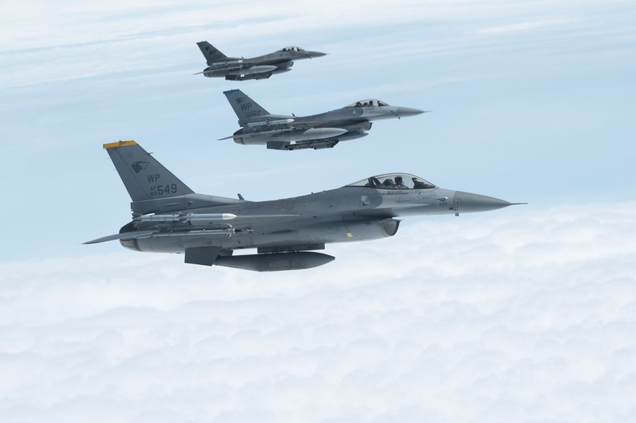 圖為美國群山K-8空軍基地的戰機。取自United States Air Force臉書