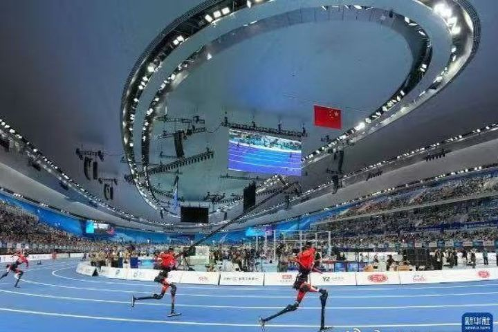 8.86秒跑百公尺卻端不好一杯水？人形機器人「四肢強、大腦弱」