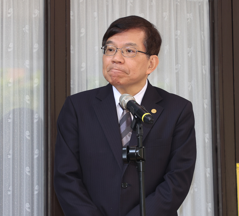 桃園機場南跑道年度歲修導致航班延誤引發民怨。交通部長王國材5日在立法院表示，會檢討讓以後盡量不會有這種事情發生。圖/中央社