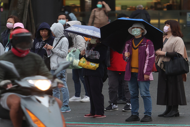 一周二冷氣團接力今下探10度　周五濕冷高山恐降雪