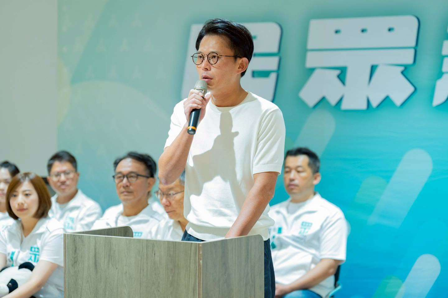 【有片】《鏡報》抹紅黃國昌敗訴　北院要求移除報導、判賠10萬　黃：代價低到笑死人
