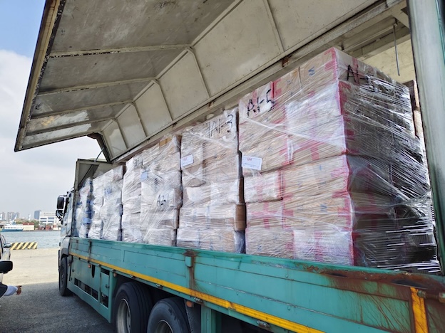 高雄地檢署指揮保三總隊警方、海巡等單位,成功查獲一批走私貨。圖/保三總隊提供