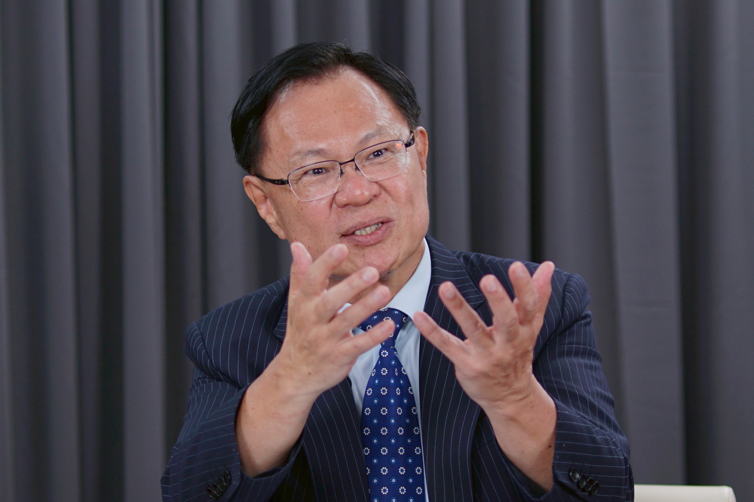 【寒梅Talk爆-24】史上最富的行政院長 張啟楷：卓榮泰卻是鬥雞、土匪
