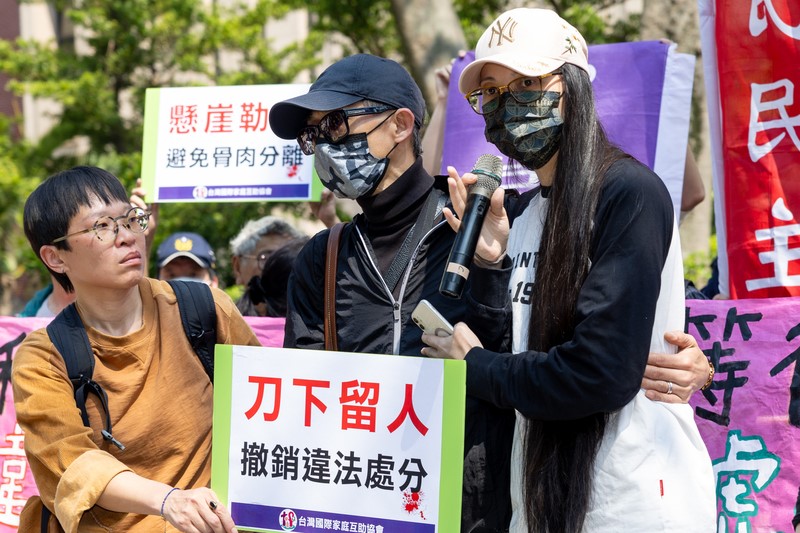 陸配劉振亞因涉及武統言論而遭限期離境，已於３月２５日出境離台。圖／中央社