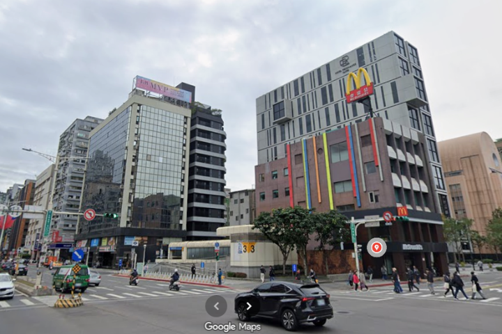 示意圖，與本案無關。儘管總統打包票，美國進口加工馬鈴薯已經引發國人食安恐慌。近日有民眾在知名速食餐廳因擔心美國馬鈴薯問題，強勢逼問店員進口細節，讓第一線服務人員被迫無奈致歉。圖/取自Google Maps網頁
