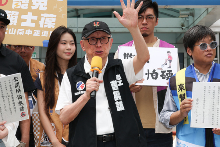 聯電創辦人曹興誠在節目上直言，「罷免不掉徐巧芯，我就活不下去」，引發網友熱議。圖/中央社