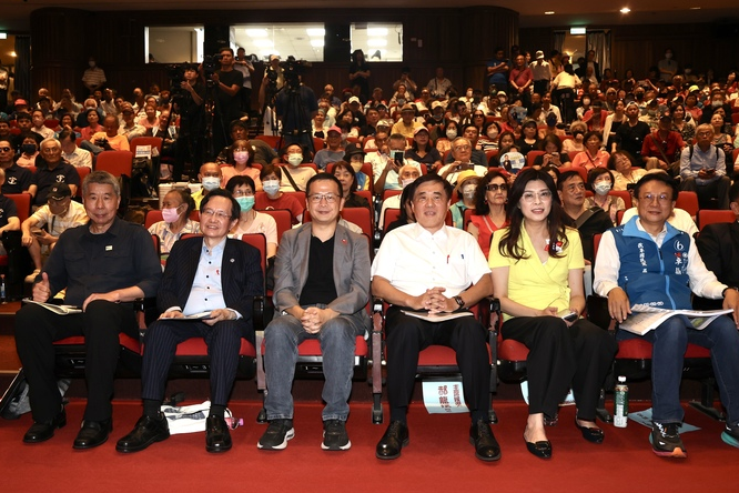 國民黨主席候選人，左起孫文學校總校長張亞中、前國代蔡志弘、立委羅智強、前台北市長郝龍斌、前立委鄭麗文、前彰化縣長卓伯源。圖/中央社