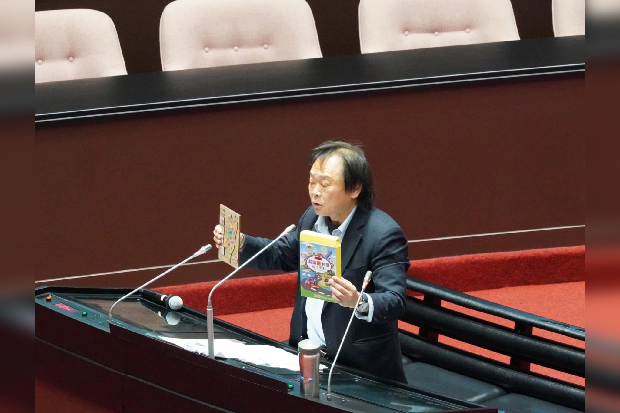 王世堅遭嗆「滾啦」  苦苓嘆：恐坐實民進黨是專制政黨