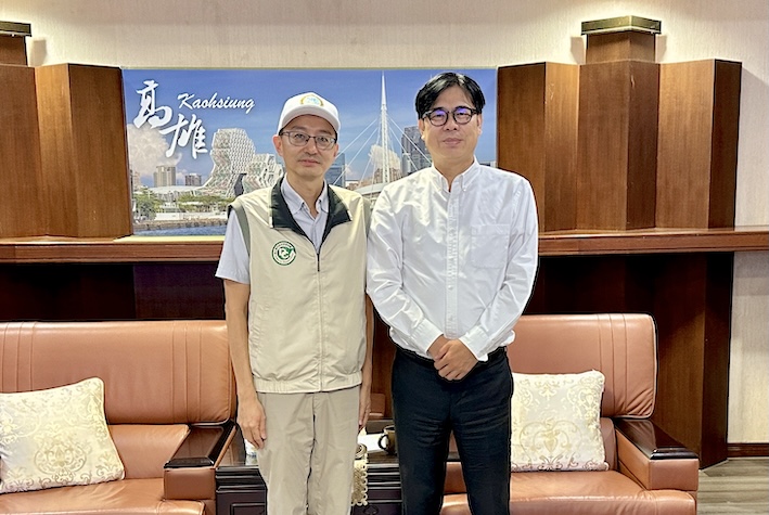 疾管署代理署長羅一鈞（左）8日與高雄市長陳其邁相見歡。圖/高市府衛生局提供