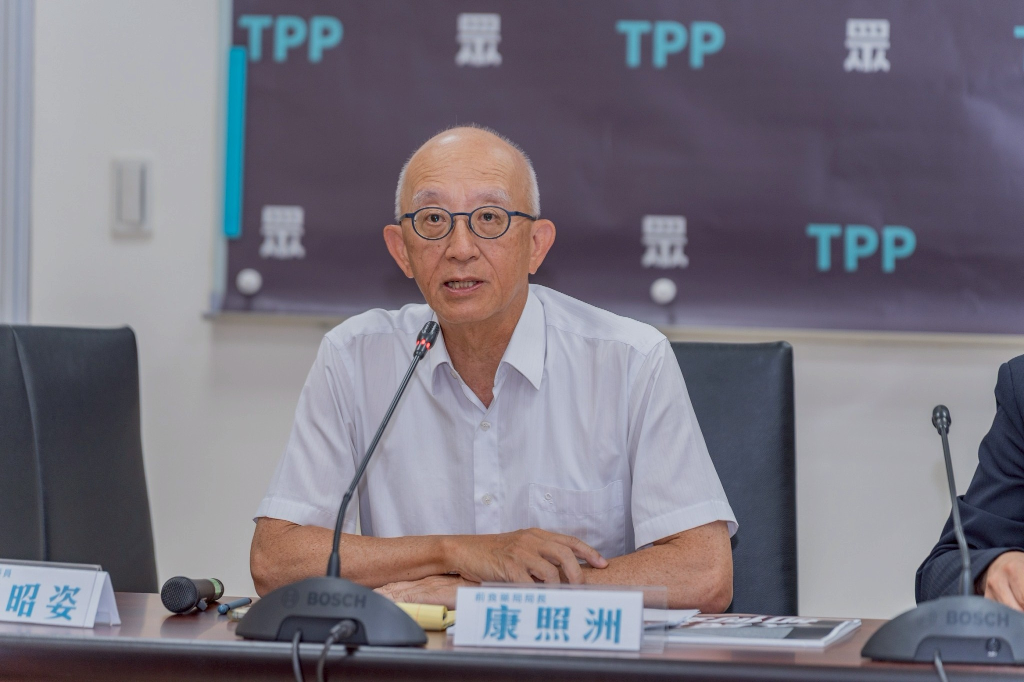 【毒油風暴】前食藥局長康照洲建議擴大檢驗、白委要求石崇良下台
