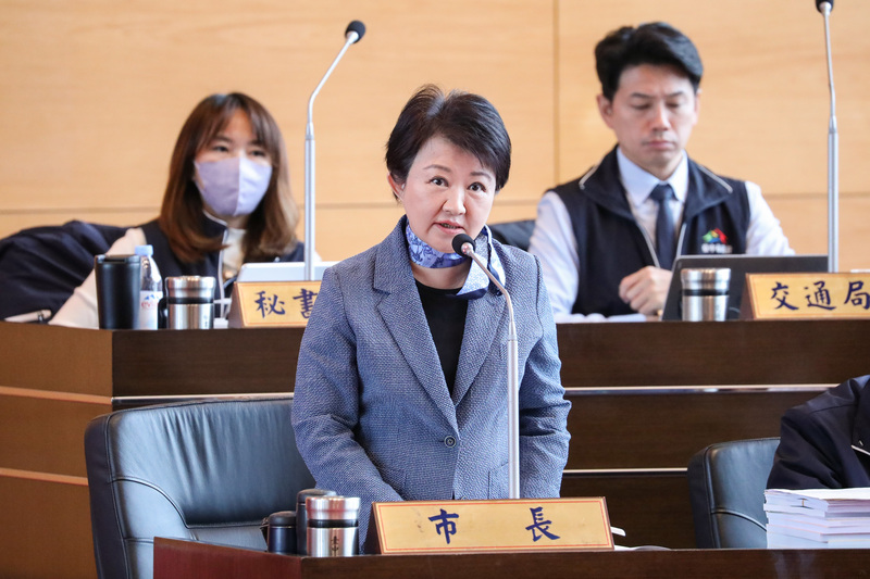 台中市長盧秀燕表示，將擴大追查全市內有前科的教職員工。圖/中央社