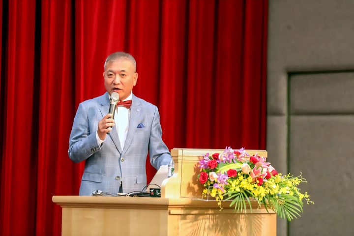 救黨救花蓮救民主！何啟聖宣布參選花蓮縣長　張亞中力挺「大勇者」