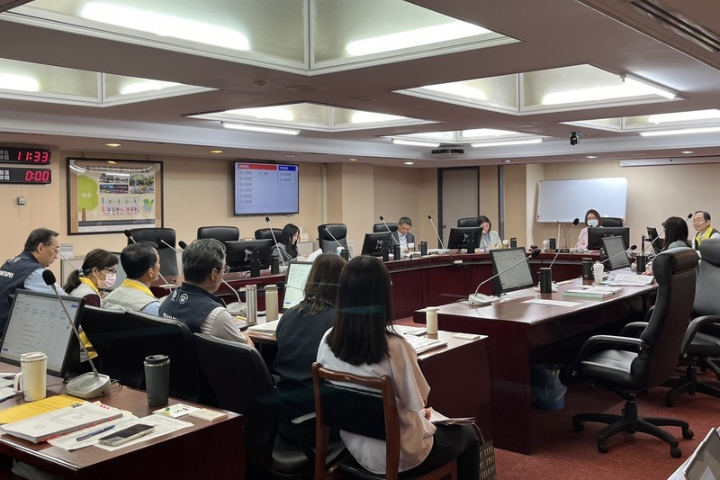 行政院統刪地方補助款25%，引發地方反彈。圖為台北市議會交通委員會5月29日開會，多名議員關注交通建設是否受到影響。圖/中央社