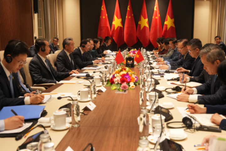 伊朗危機之際王毅抵越「3+3戰略對話」　推動多邊合作並妥處海上問題