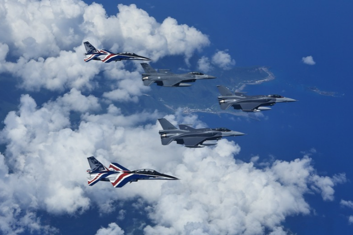 66架F-16僅來2架！唐湘龍：打亂空軍佈局、對戰力形成是緣木求魚