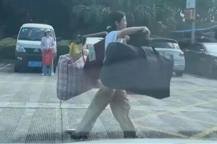 自立又堅定 扁擔挑行李 大陸農村女孩高考應試感動全網