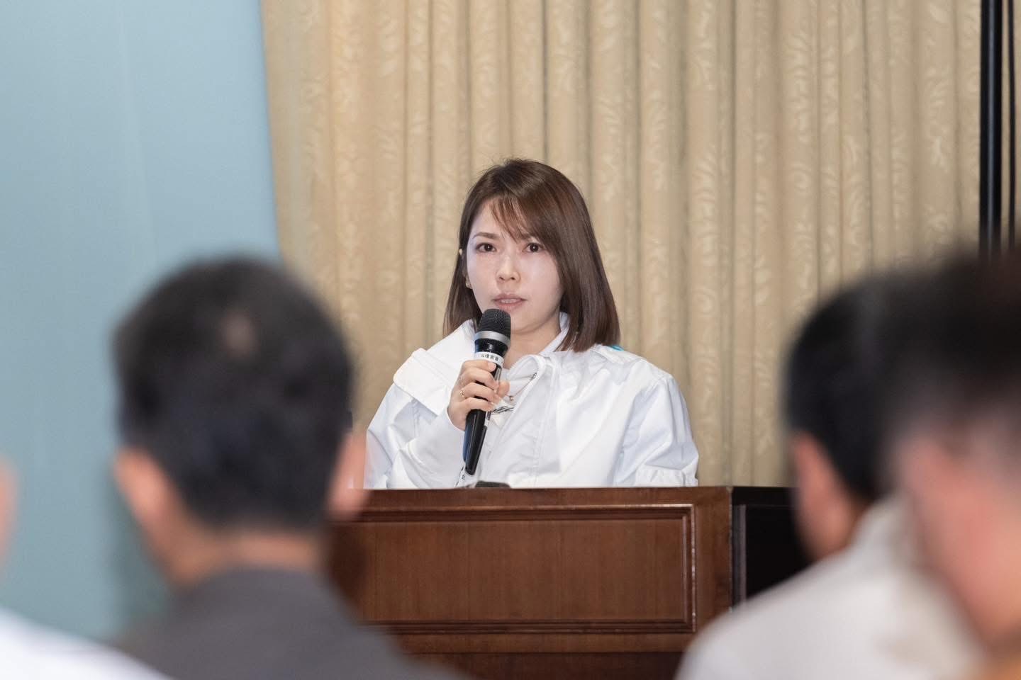 民眾黨立法院黨團主任陳智菡表示，北市府參事陳志銘提供的京華城資料皆為公開資訊。圖/取自陳智菡臉書