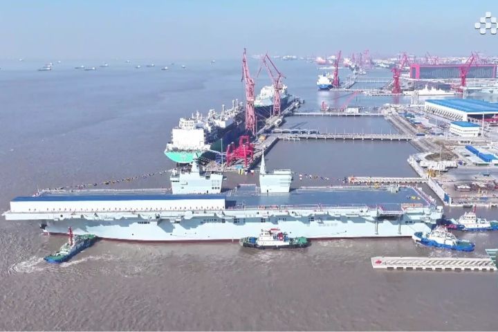 四川艦舷號51　陸最先進076雙艦島兩棲攻擊艦即將服役