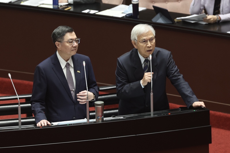 【楊楚光專欄】國家金融決策    誰是川普的哈巴狗？