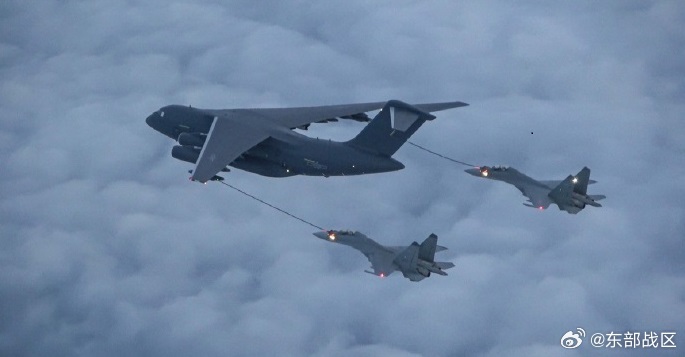 共軍軍機繞台已成常態，圖為東部戰區軍機在台海西側演訓也基本成常態。圖／取自東部戰區微博