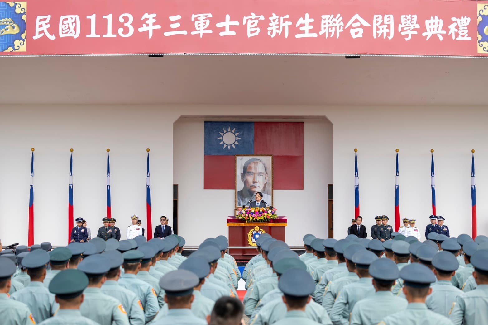 賴清德總統13日主持「三軍士官新生聯合開學典禮」，示警三軍的新生面對中國的滲透，要對國家忠誠。圖/取自賴清德臉書