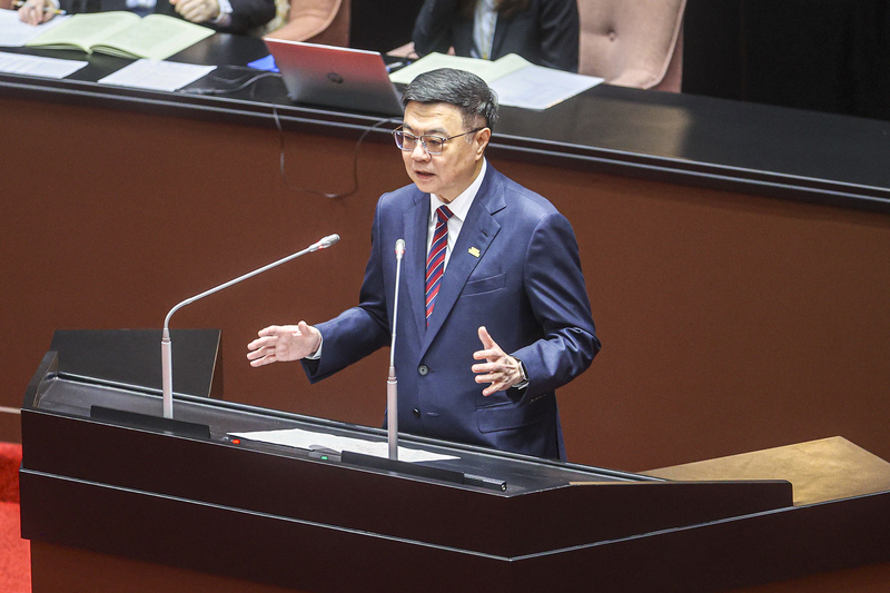 立法院12日表決中央政府總預算和《財劃法》覆議案，行政院長卓榮泰昨日喊話指出，覆議若沒過，台電千億撥補將落空，被迫漲電價恐讓物價上漲。圖/中央社