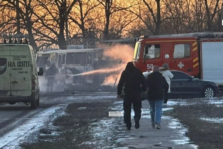 俄無人機襲擊烏礦工通勤巴士　連兩波冷血攻擊釀15死7傷