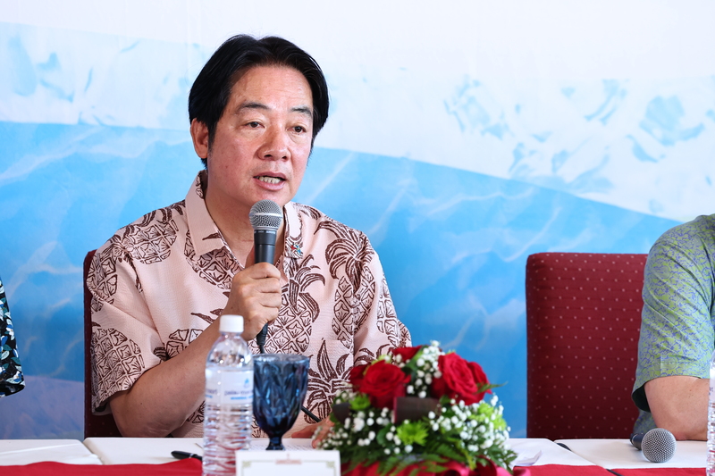 民進黨團貼文挺韓國戒嚴後，總統賴清德澄清，台灣堅持民主自由憲政體制，不會走回頭路。圖／中央社