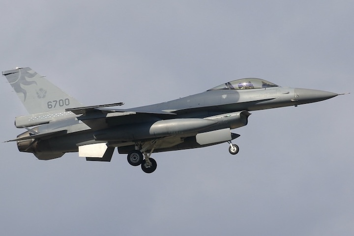 F-16V夜訓花蓮外海失事　疑倒彈射入海