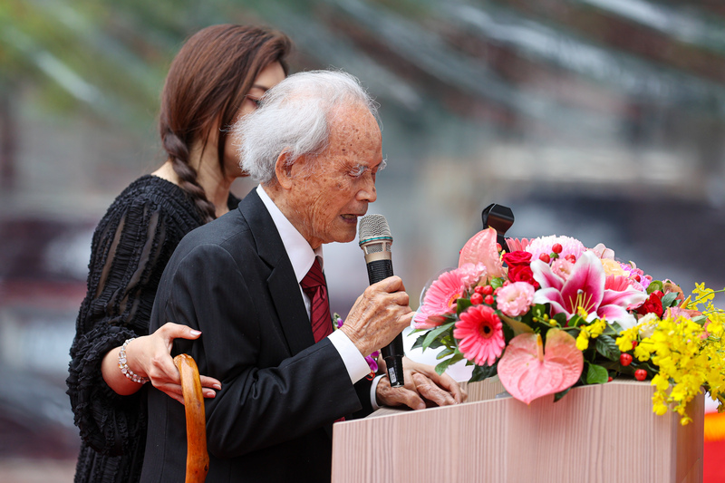 行政院長核定每年5月19日是「白色恐怖記憶日」。圖為國家人權博物館展示典藏大樓修增建工程18日舉行開工典禮，政治受難者蔡寬裕（前）受邀致詞。圖/中央社