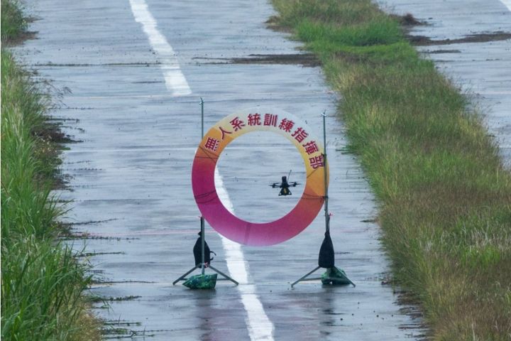 陸軍「無人系統訓練指揮部」進行大規模無人機戰力驗收