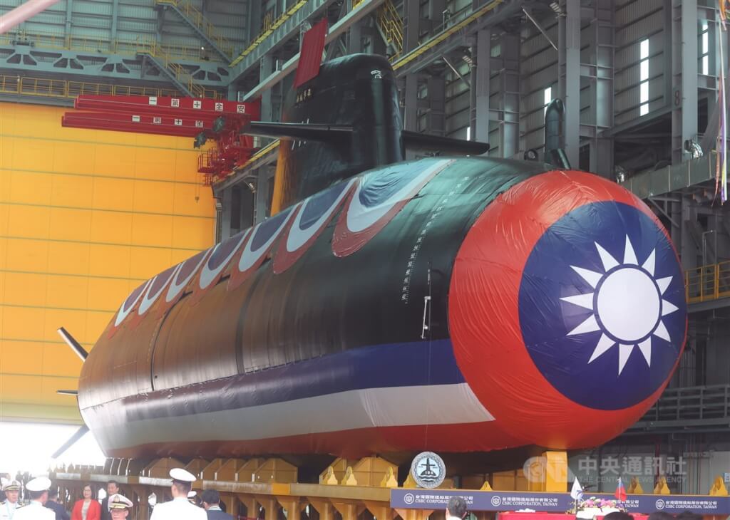 賴清德準總統日前表示，除會全力支持潛艦國造外，還表示後續7艘不必分批建造，應該一次完成。圖/取自國防部發言人臉書