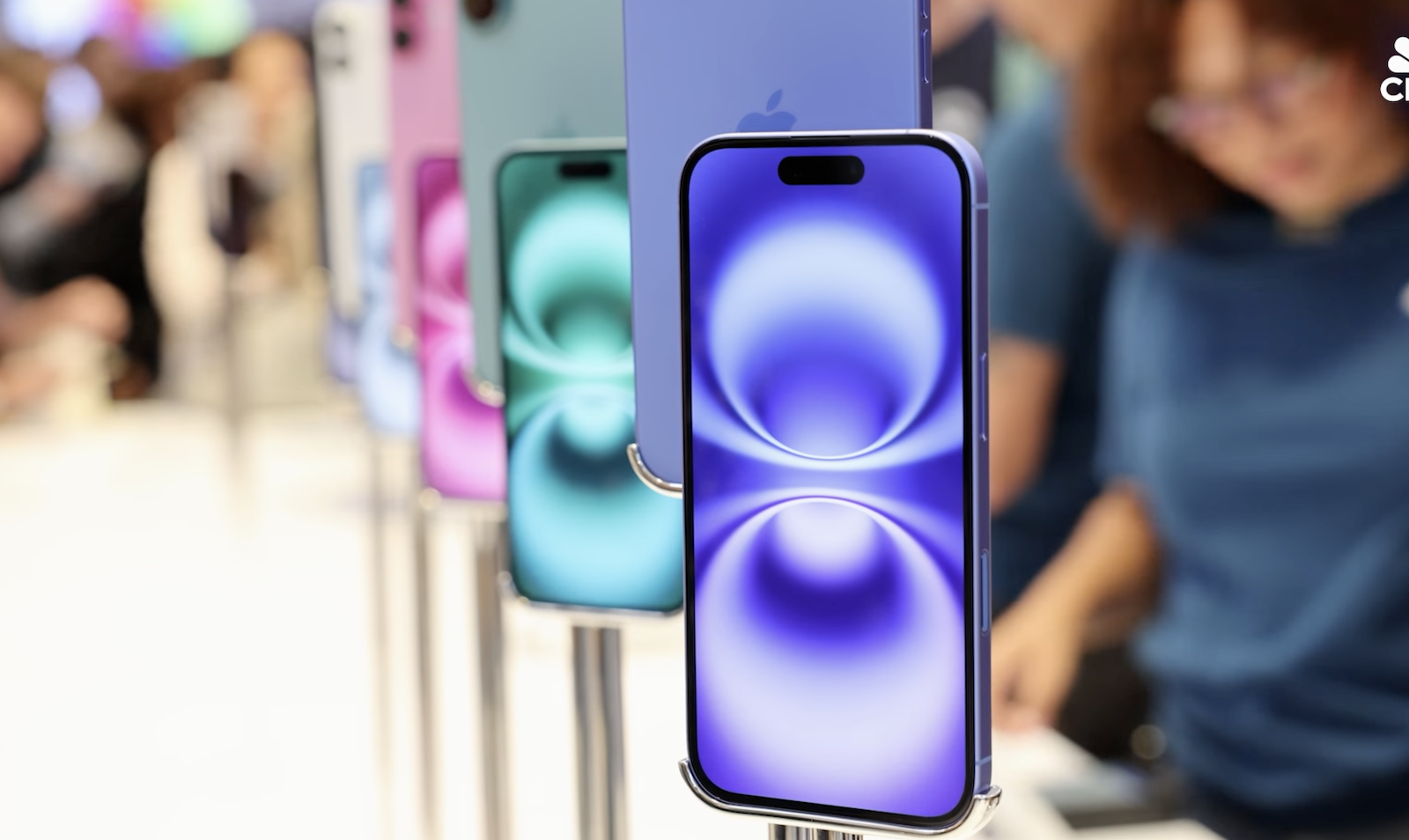 蘋果多數產品如iPhone皆於中國製造。圖/翻攝自CNBC Youtube頻道
