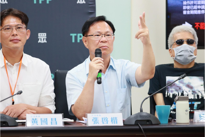 民眾黨立委張啓楷批，總統賴清德嘴巴在喊「團結」的時候，實際做的是社會對立和撕裂台灣，有如右腳去踩到左腳，豈非一大諷刺？圖/取自張啓楷臉書