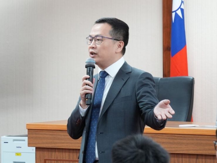 總統、監察院接連聲請釋憲，藍委羅智強：大法官曾說「法律之制定或修正為專屬立法院之職權」。圖/取自羅智強臉書