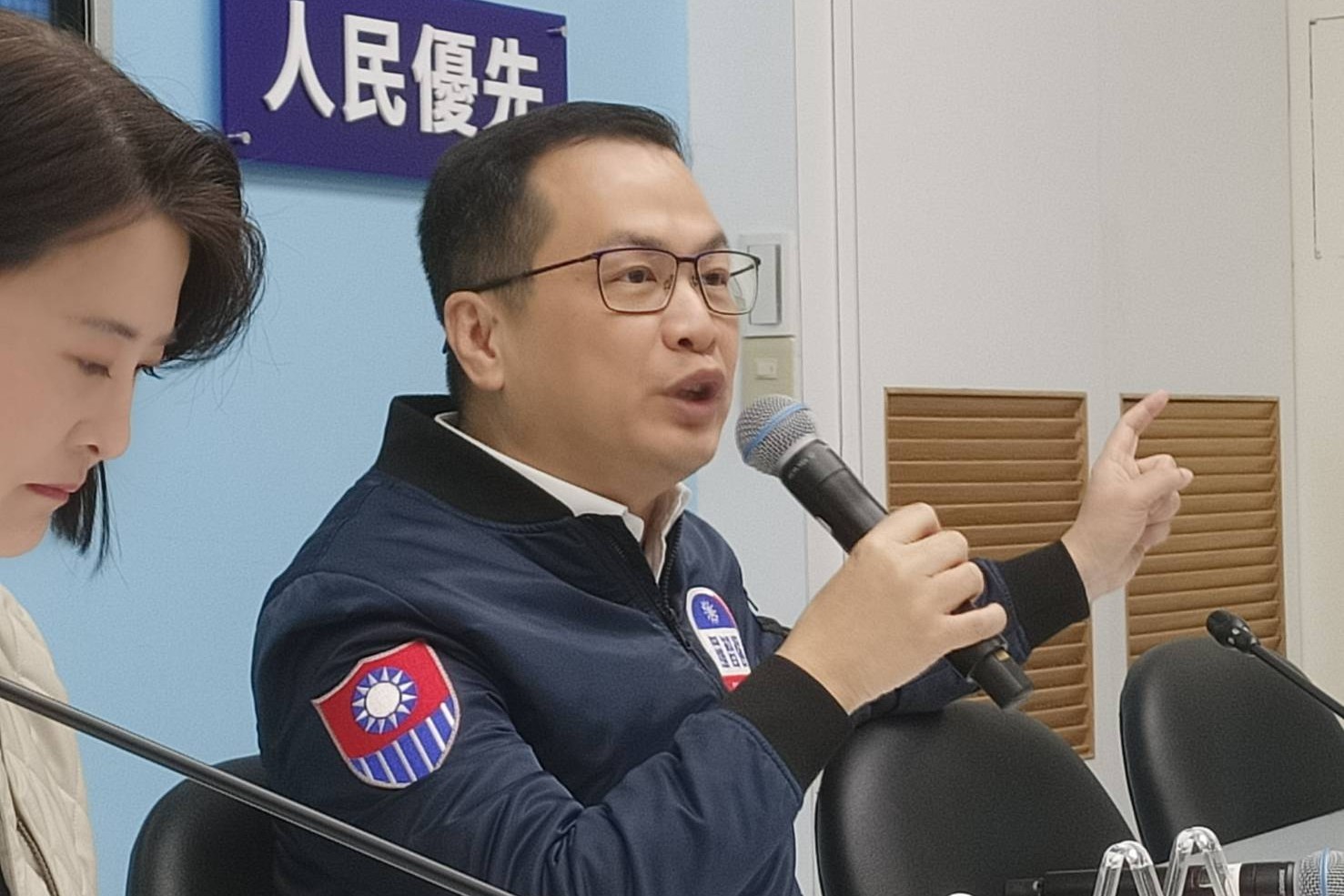 遭控打匿名騷擾電話 羅智強告完罷團加告柯建銘求償百萬
