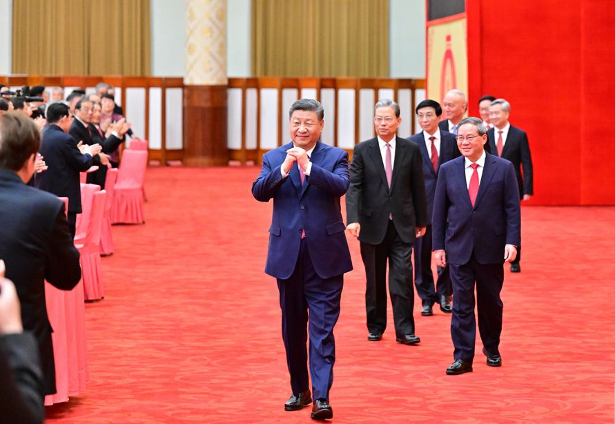中共中央、國務院27日上午舉行春節團拜，中共總書記習近平致詞時未再提「反台獨」。圖/取自新華社