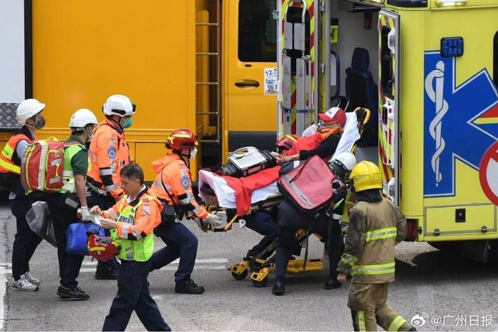 【最新】港宏福苑大火已致65死70傷　救出一生還者　啟動大規模安置