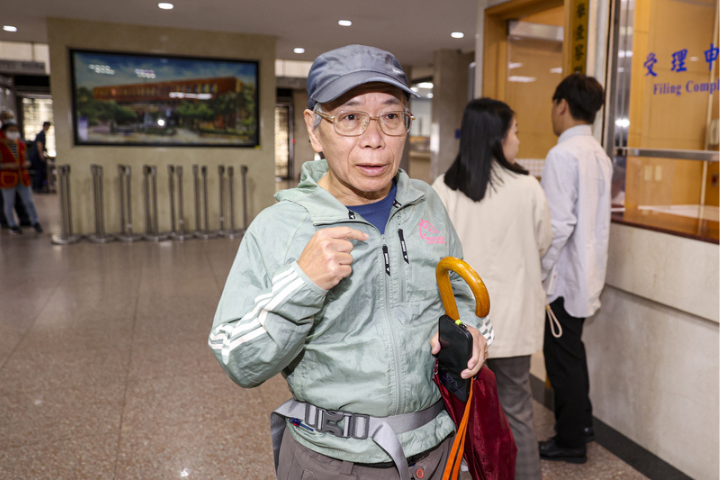 沒出庭都能贏！張景森提告「一造辯論」慘輸　黃國昌：自取其辱