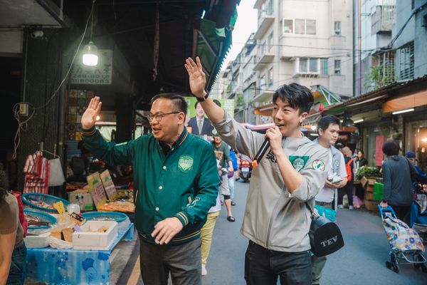 王義川與吳崢雖然都未如願進入國會，但2人在選舉期間所展現的能量與輿論話題，未來可能將被賴清德延攬至中央黨部擔任要職。圖/翻攝吳崢臉書
