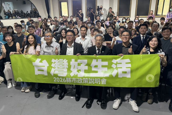 才因病向立院請假！鄭英耀再赴新竹市輔選　網挖「焦糖條款」黑歷史