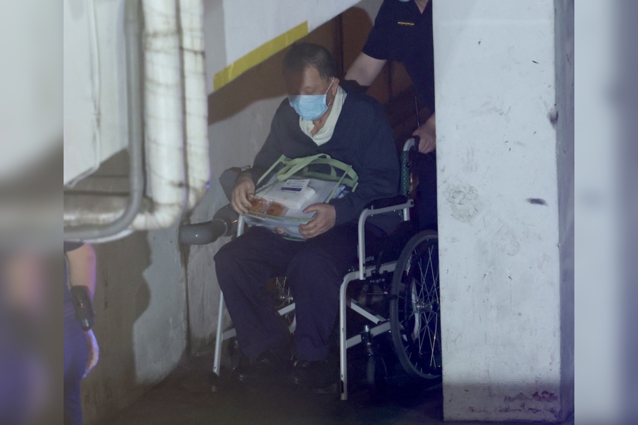 開庭喊身體不適「廔管都是血」 沈慶京緊急送回北所戒護就醫 