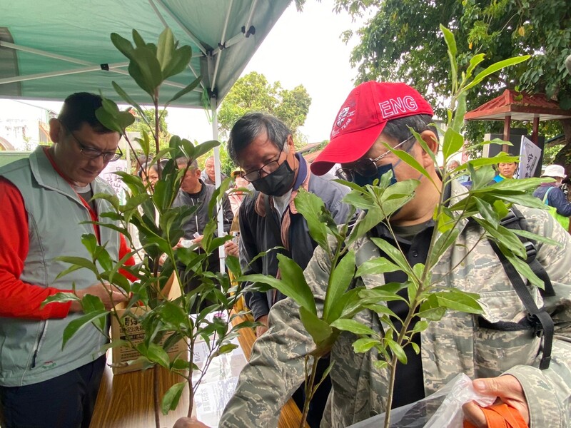 林業署響應植樹月 驚蟄發票換樹苗