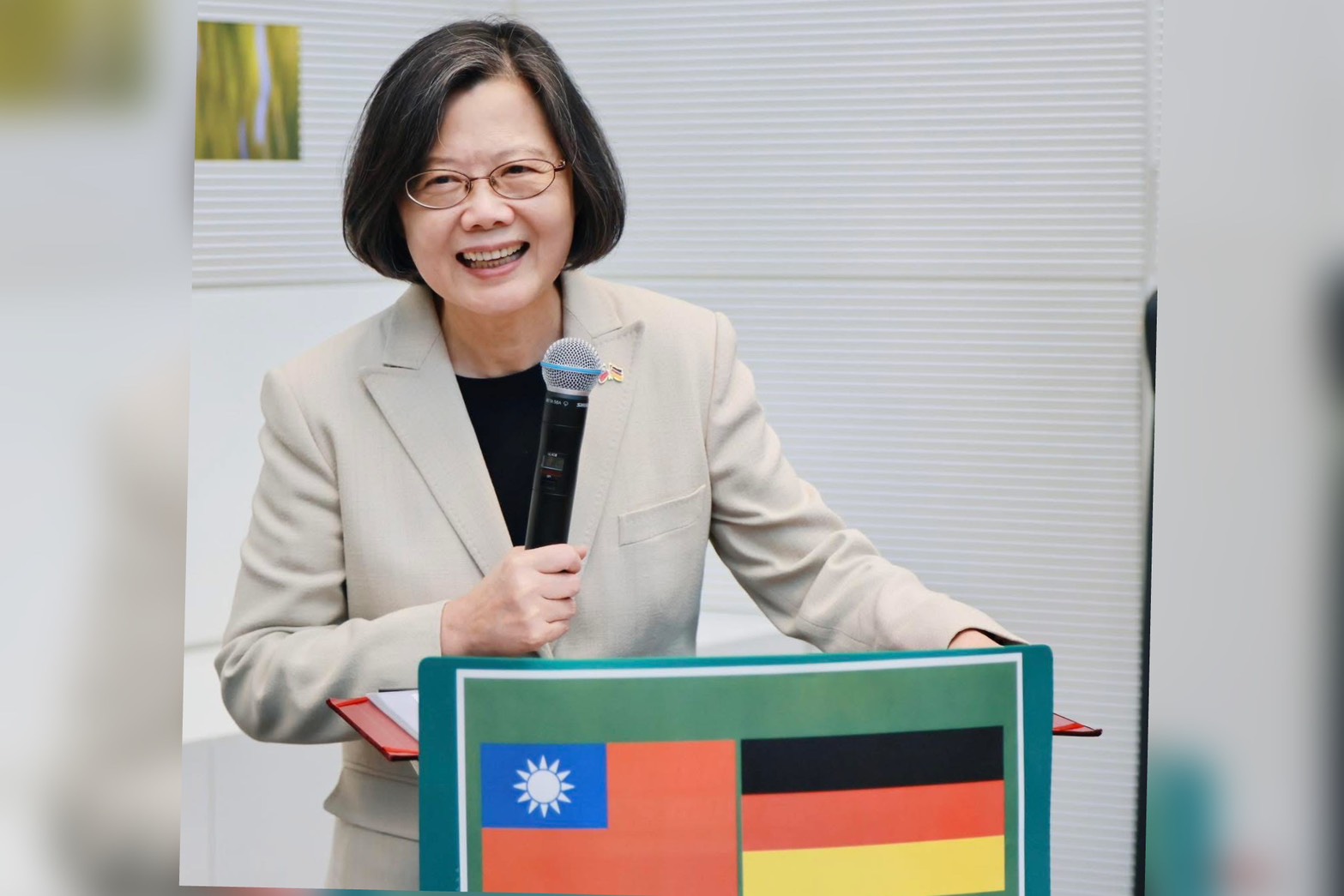 參觀德國國會　蔡英文喊話：台灣已做好應對入侵準備