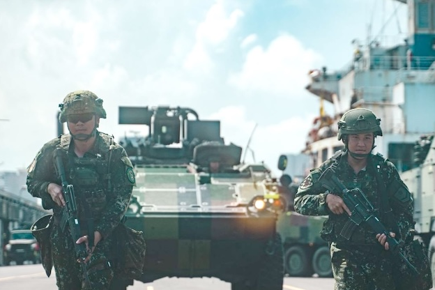 為防止國軍投敵，國防部擬修正《陸海空軍刑法》第24條。圖為國軍演練。圖/國軍提供