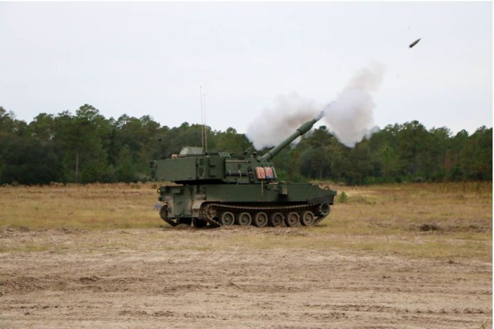 美軍「戰鬥之王營」的現代化 Paladin M109A7 榴彈砲隊準備在砲兵測試砲隊。圖/取自美國陸軍官網
