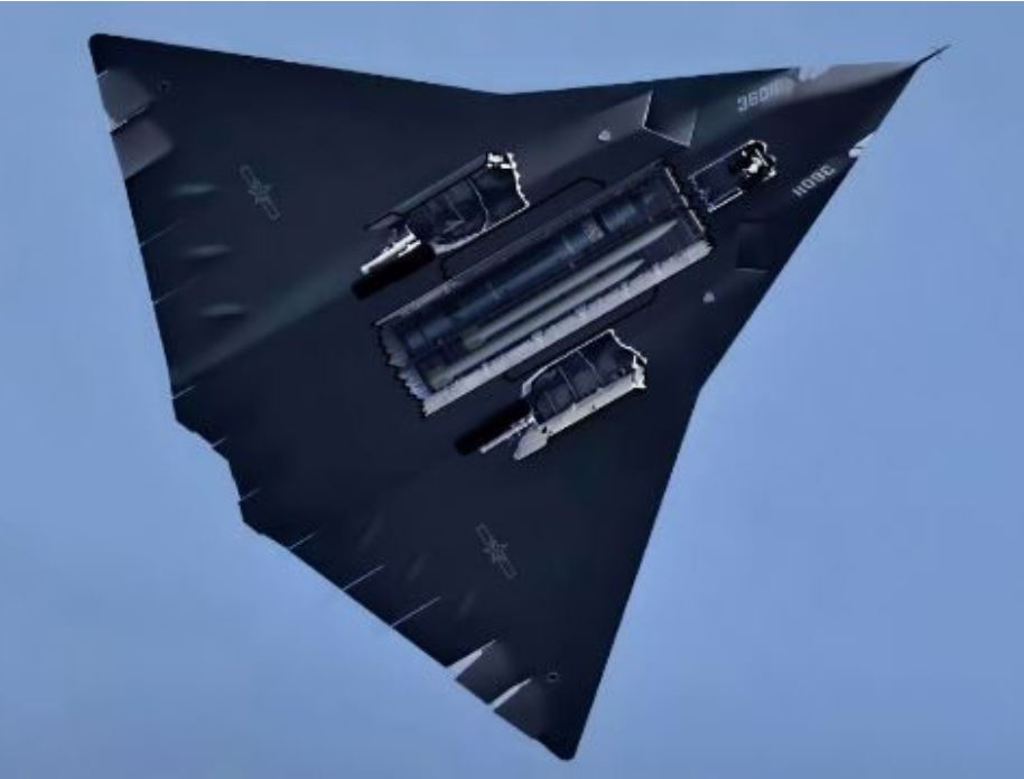 2024年12月大陸第六代戰機J-36曝光，美中軍備競賽加劇。圖/取自微博