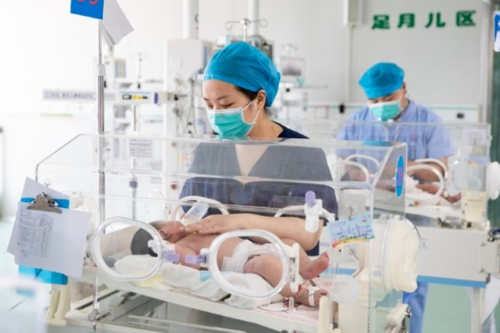 大陸宣布幼兒每年補貼1.5萬至3歲　梁建章批力道不足：我們不缺建設是缺孩子
