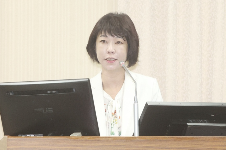 【梅花評論】歹戲拖棚的經貿辦